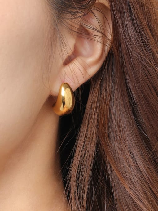 Irregular minimalist stud earring